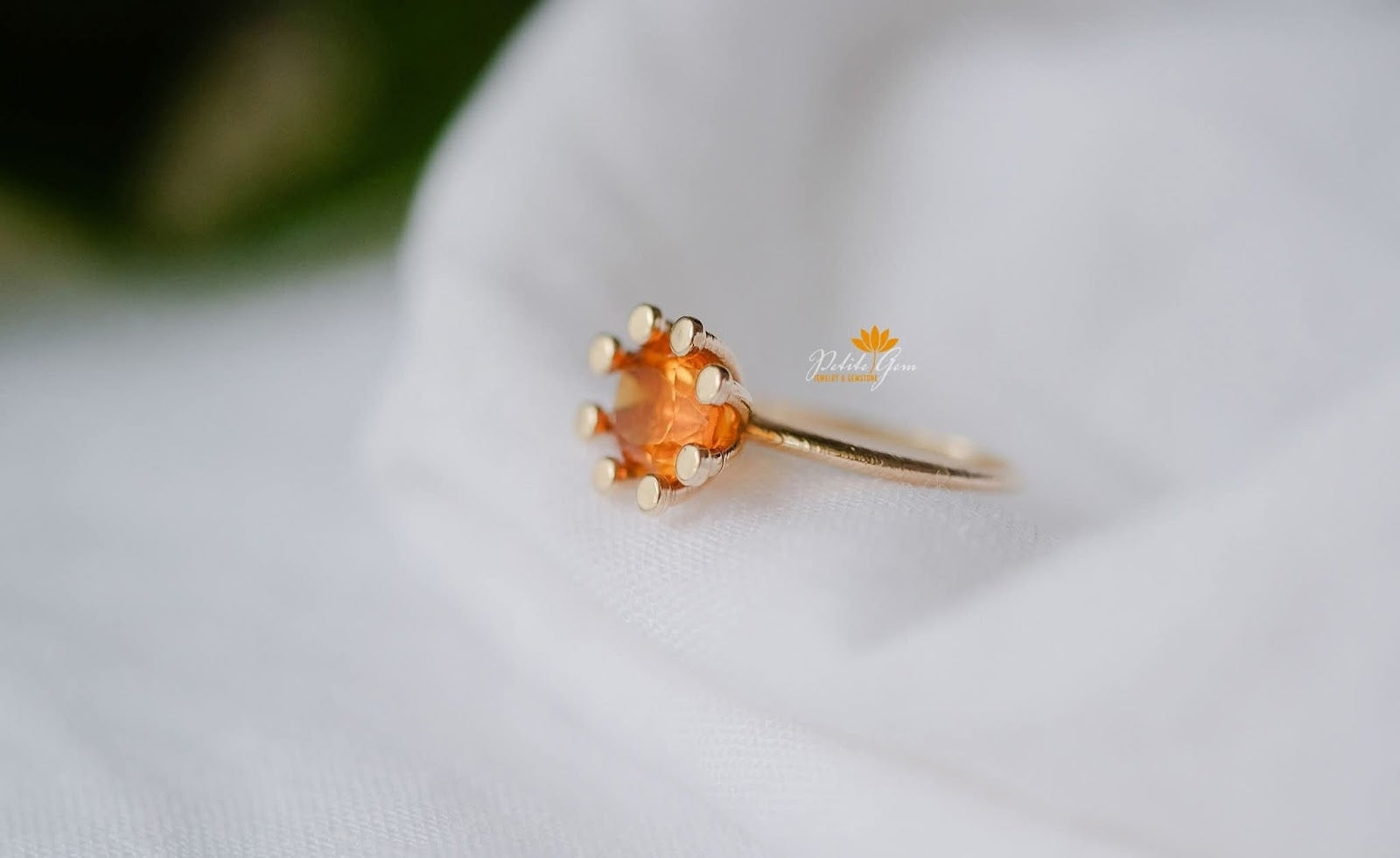 Nhẫn mặt trời đá citrine tròn kiểu tia nắng