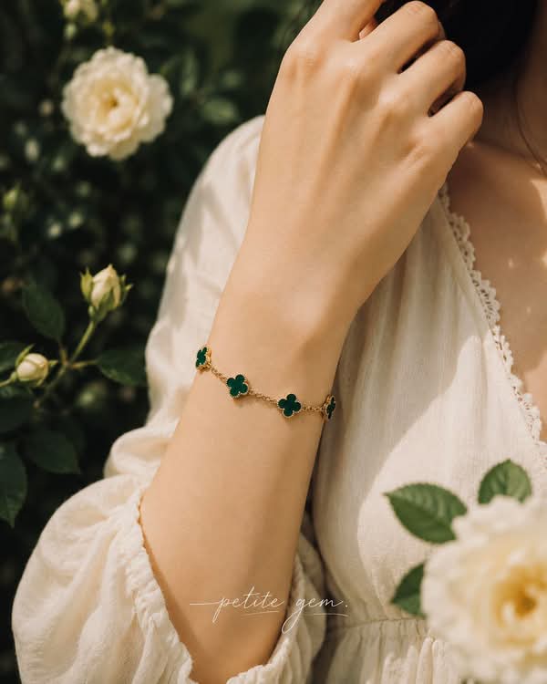 Vòng Tay Cỏ Bốn Lá Chalcedony