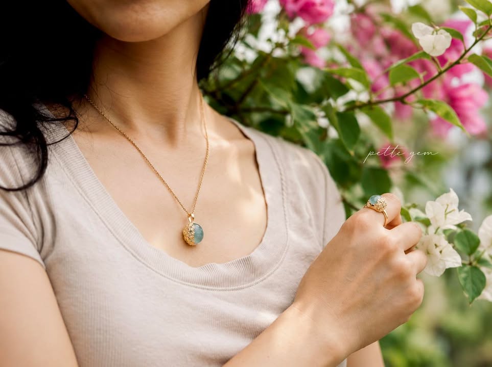 AQUAMARINE GARDEN PENDANT 🌿
