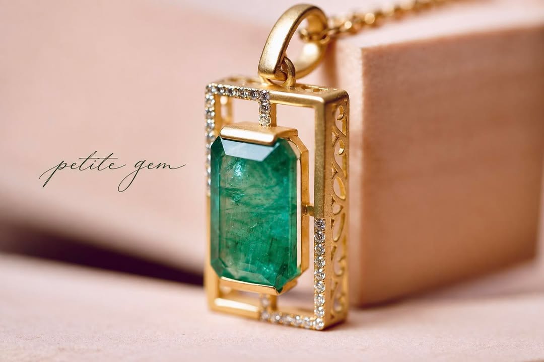 Dây chuyền đính đá Emerald 5*7mm