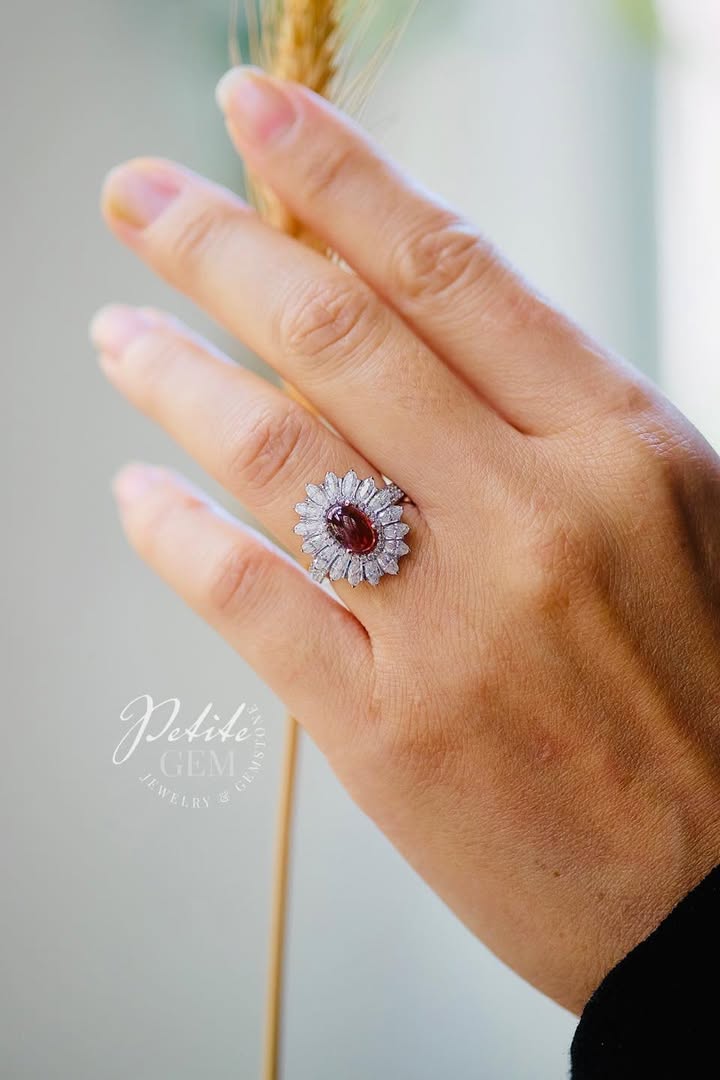 Nhẫn garnet đính moissanite