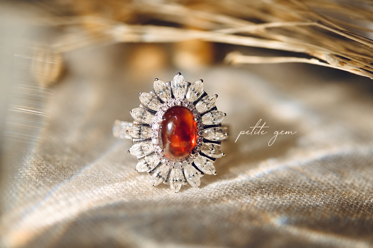 Nhẫn garnet đính moissanite