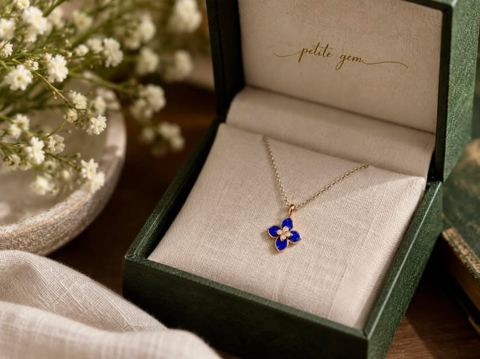 Dây chuyền Lapis Lazuli hoa bốn cánh đính kim cương