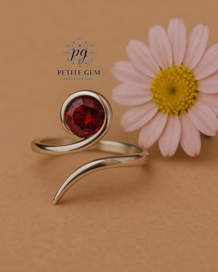 Nhẫn đá garnet chế tác thủ công