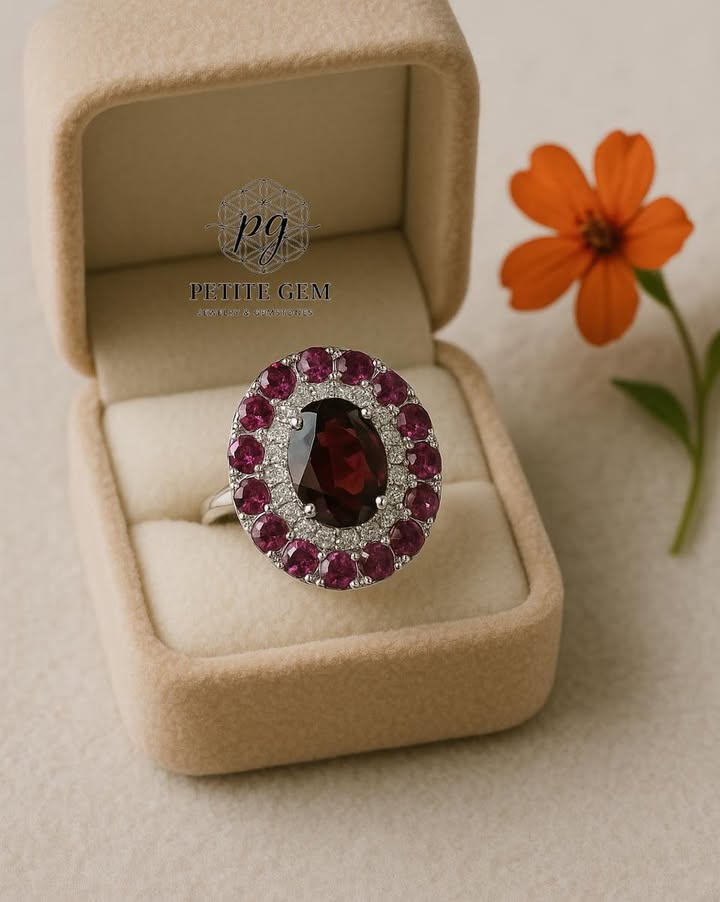 Nhẫn kết đá garnet