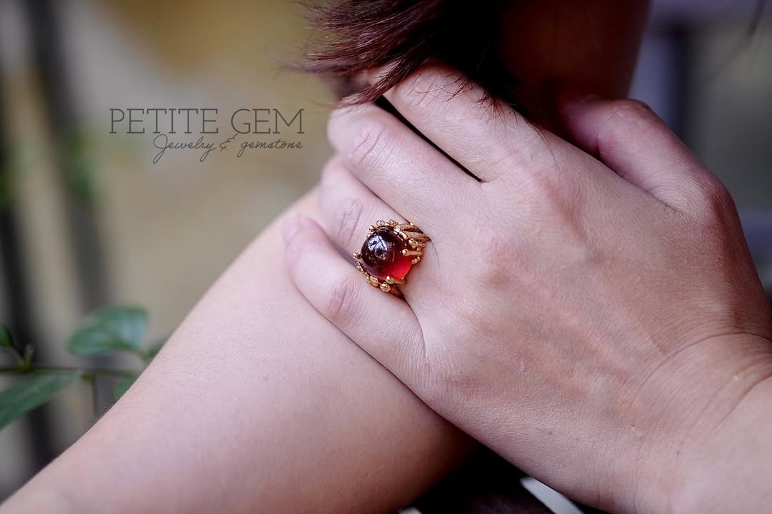 Nhẫn Garnet làm tay 100% kỹ thuật gọt sáp