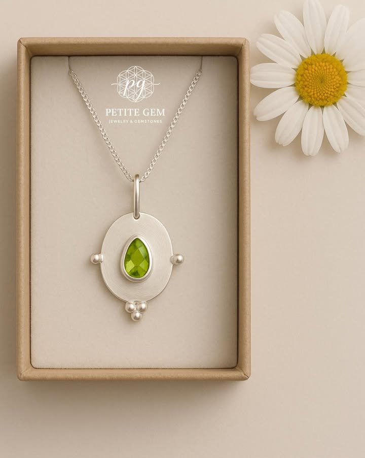 Dây chuyền mặt oval đính peridot giọt nước