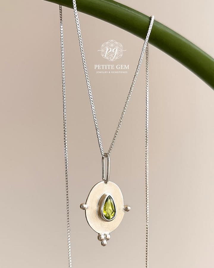 Dây chuyền mặt oval đính peridot giọt nước