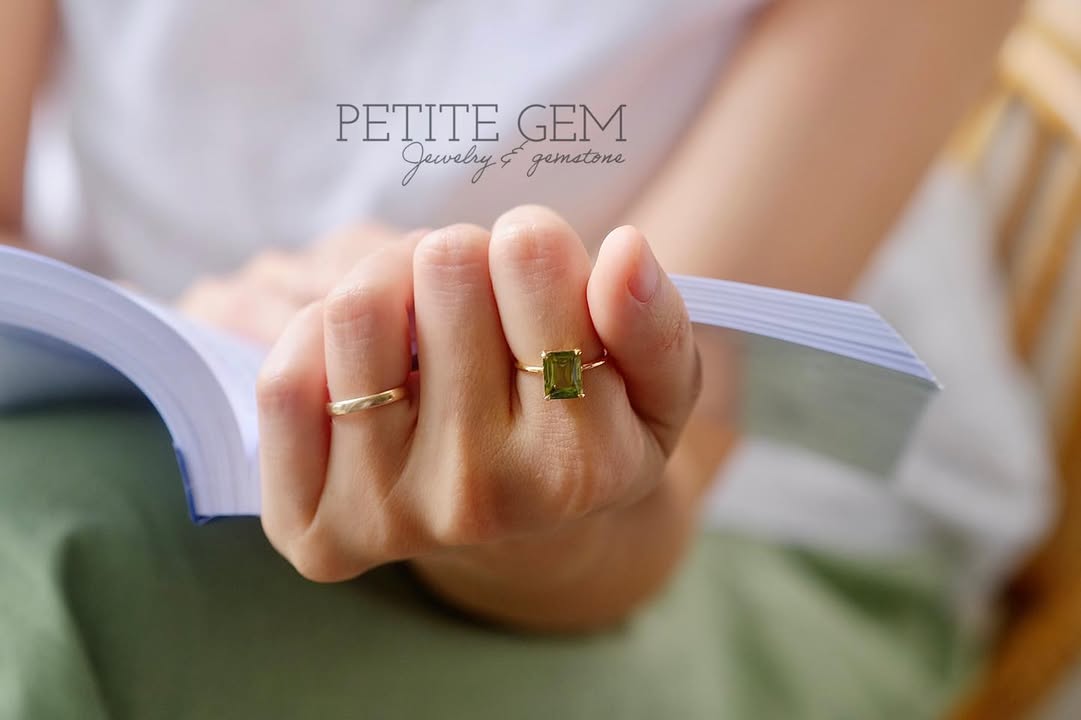 Nhẫn peridot dáng chữ nhật 7*9mm