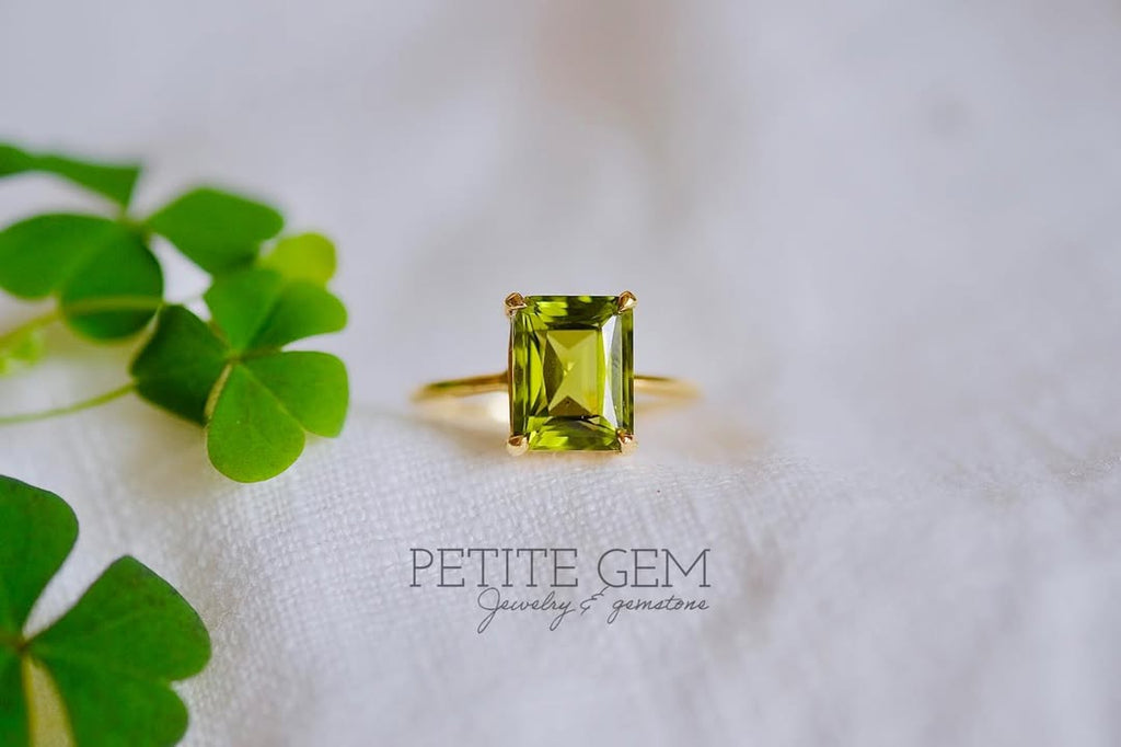 Nhẫn peridot dáng chữ nhật 7*9mm