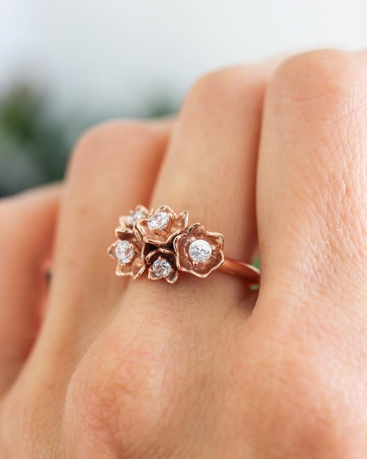 Nhẫn Lily of the Valley đính đá moissanite
