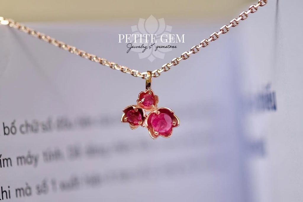 Mặt dây Linh Lan 3 nụ đính ruby hồng đỏ