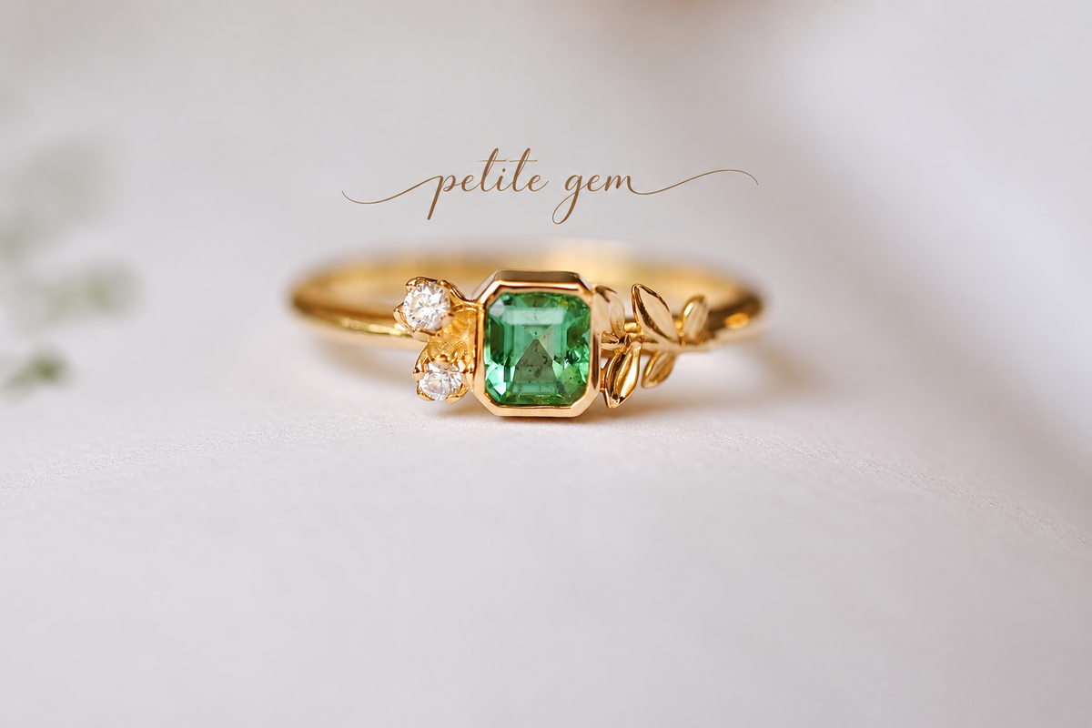 Nhẫn Hoa Linh Lan đính emerald