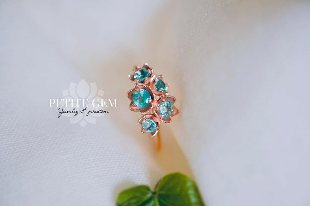 Nhẫn lily of the valley đính emerald