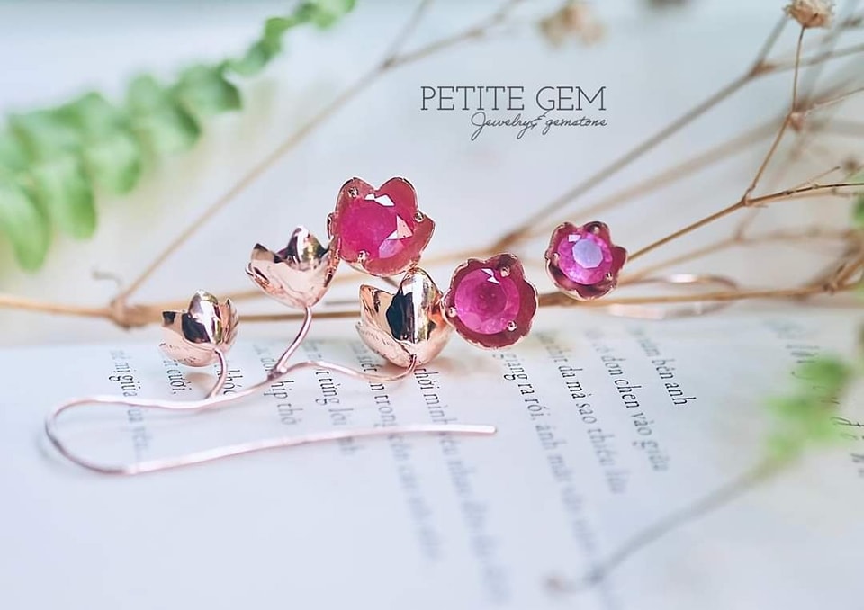 Bông tai lily of the valley đính ruby 6 viên