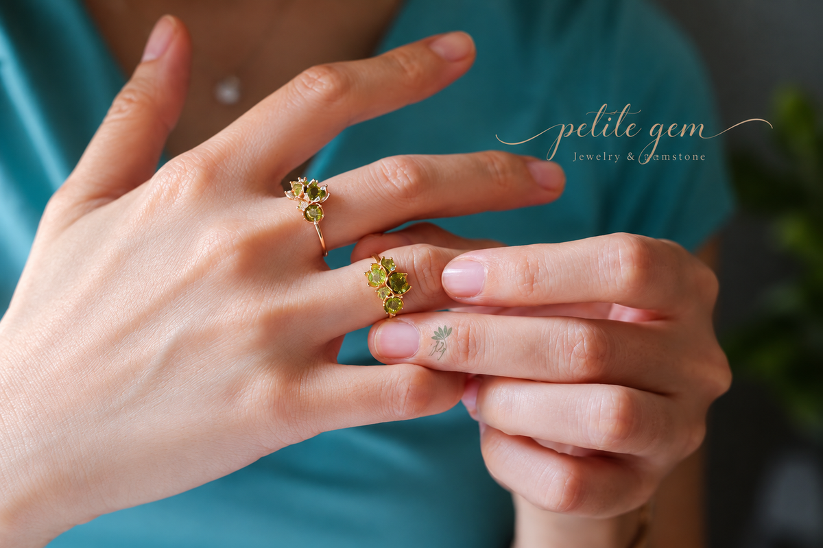 Nhẫn Lily hoa nhỏ đính đá peridot