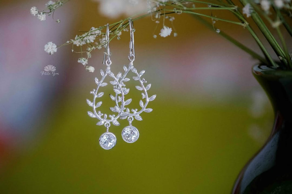 Bông tai topaz trắng 6mm vòng lá