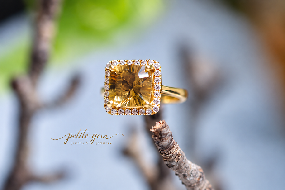 Nhẫn citrine vuông bo góc viền moissanite màu mật ong