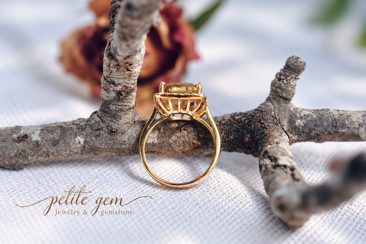 Nhẫn citrine vuông bo góc viền moissanite màu mật ong
