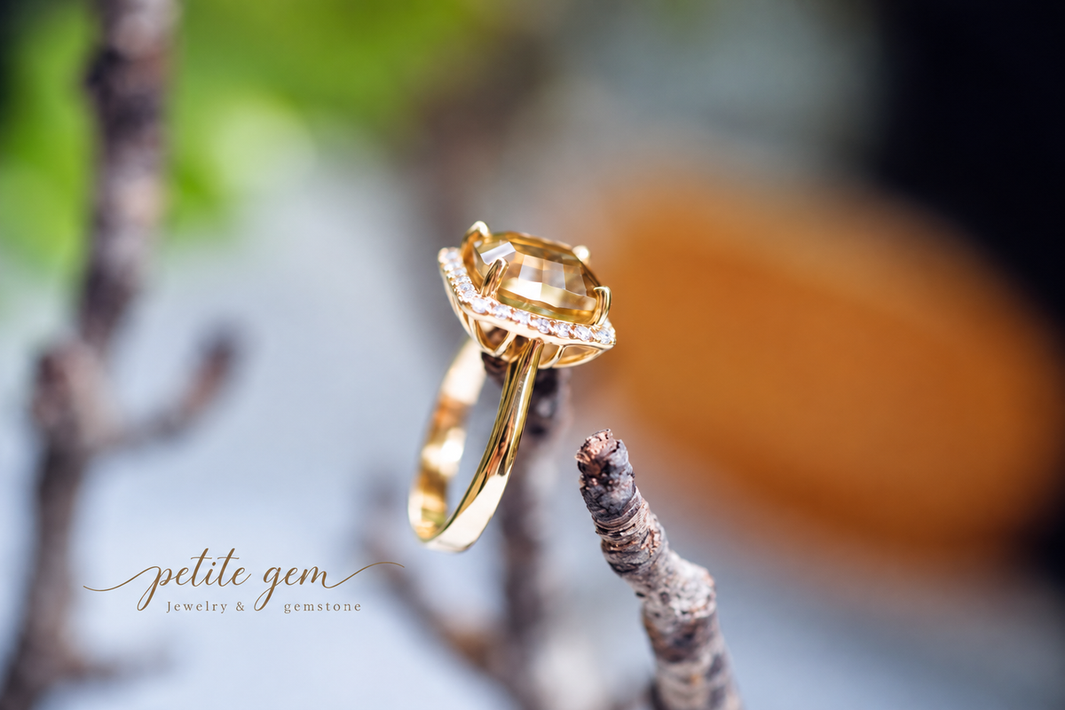 Nhẫn citrine vuông bo góc viền moissanite màu mật ong