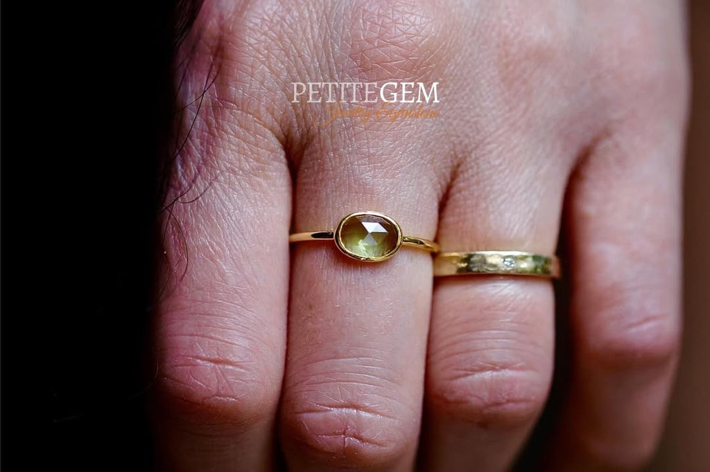Nhẫn peridot oval xanh