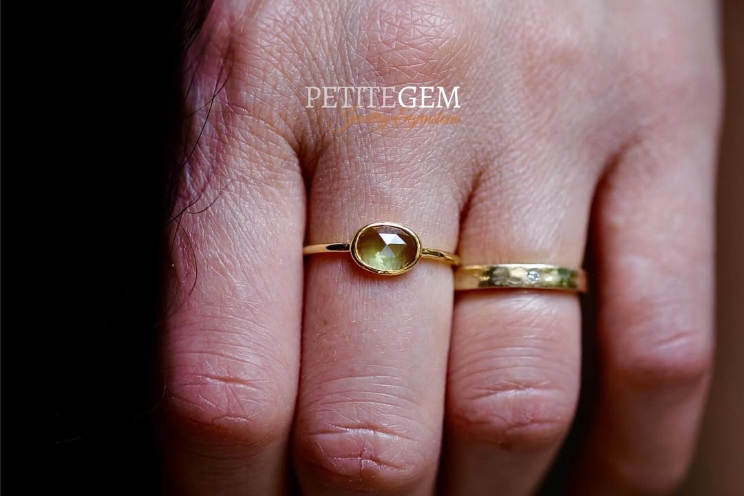 Nhẫn peridot oval xanh