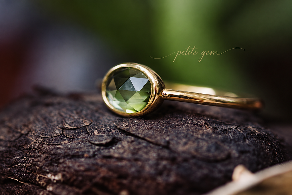 Nhẫn peridot oval xanh