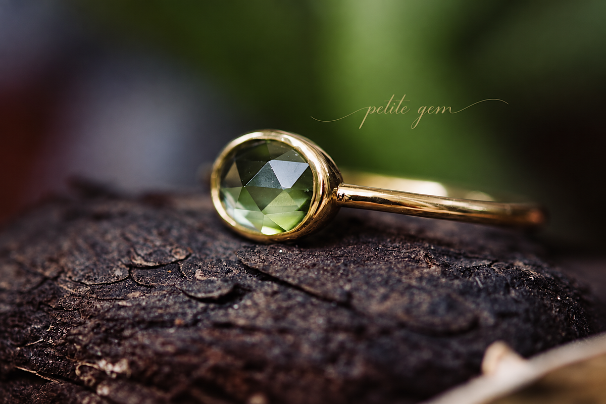 Nhẫn peridot oval xanh