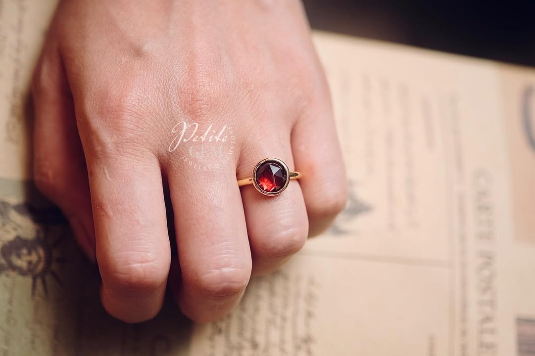 Bộ trang sức garnet tự nhiên mặt đá tròn 8mm, 4mm