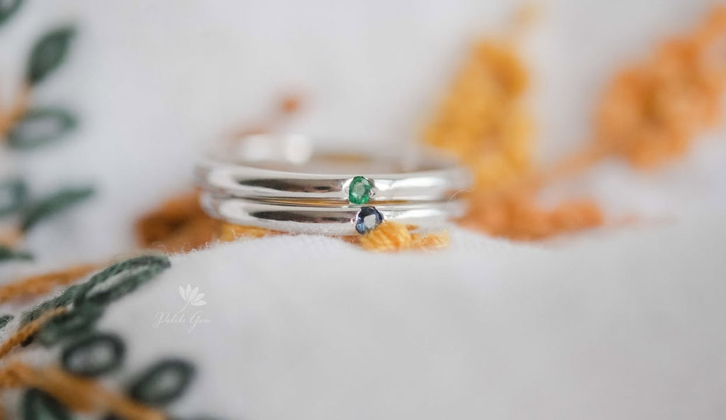 Nhẫn cưới sapphire và emerald 2mm