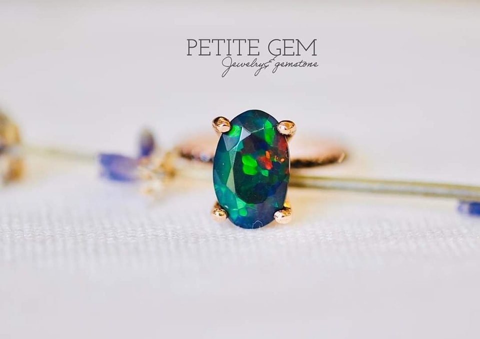 Nhẫn opal oval xanh thẳm