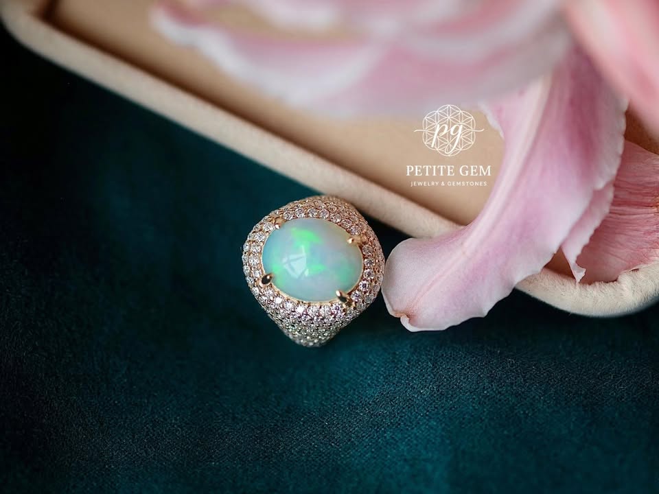 Nhẫn opal đính moissanite