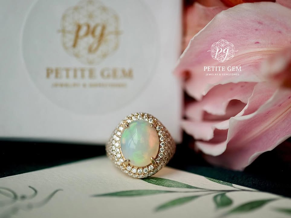 Nhẫn opal đính moissanite