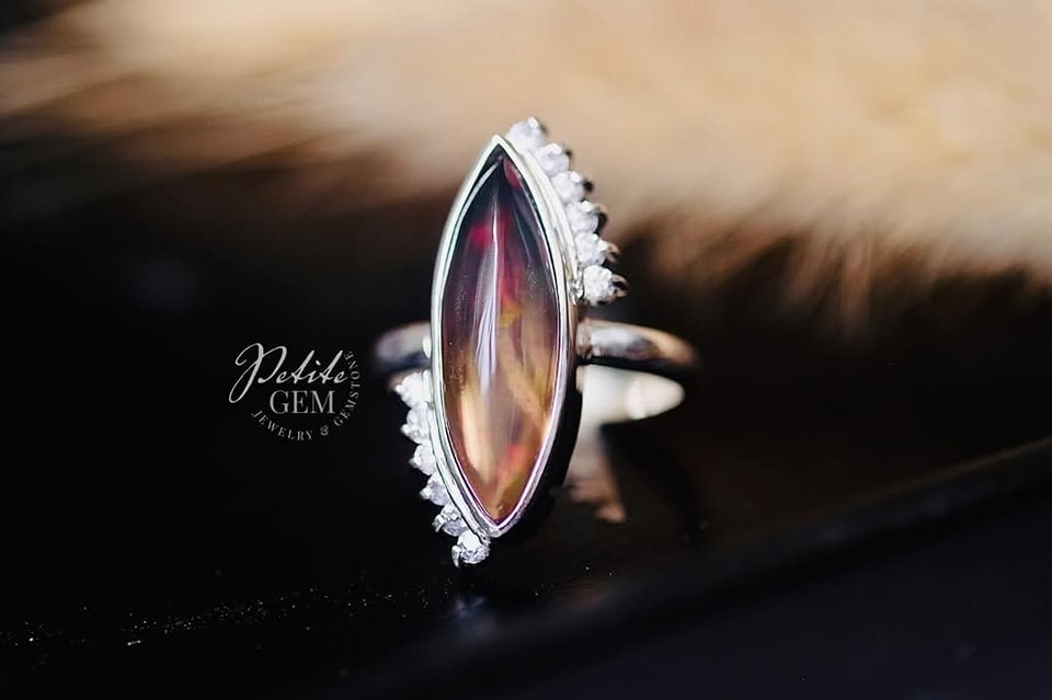 Nhẫn đá opal marquise