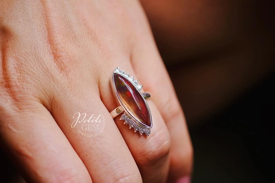 Nhẫn đá opal marquise