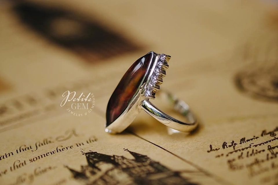 Nhẫn đá opal marquise