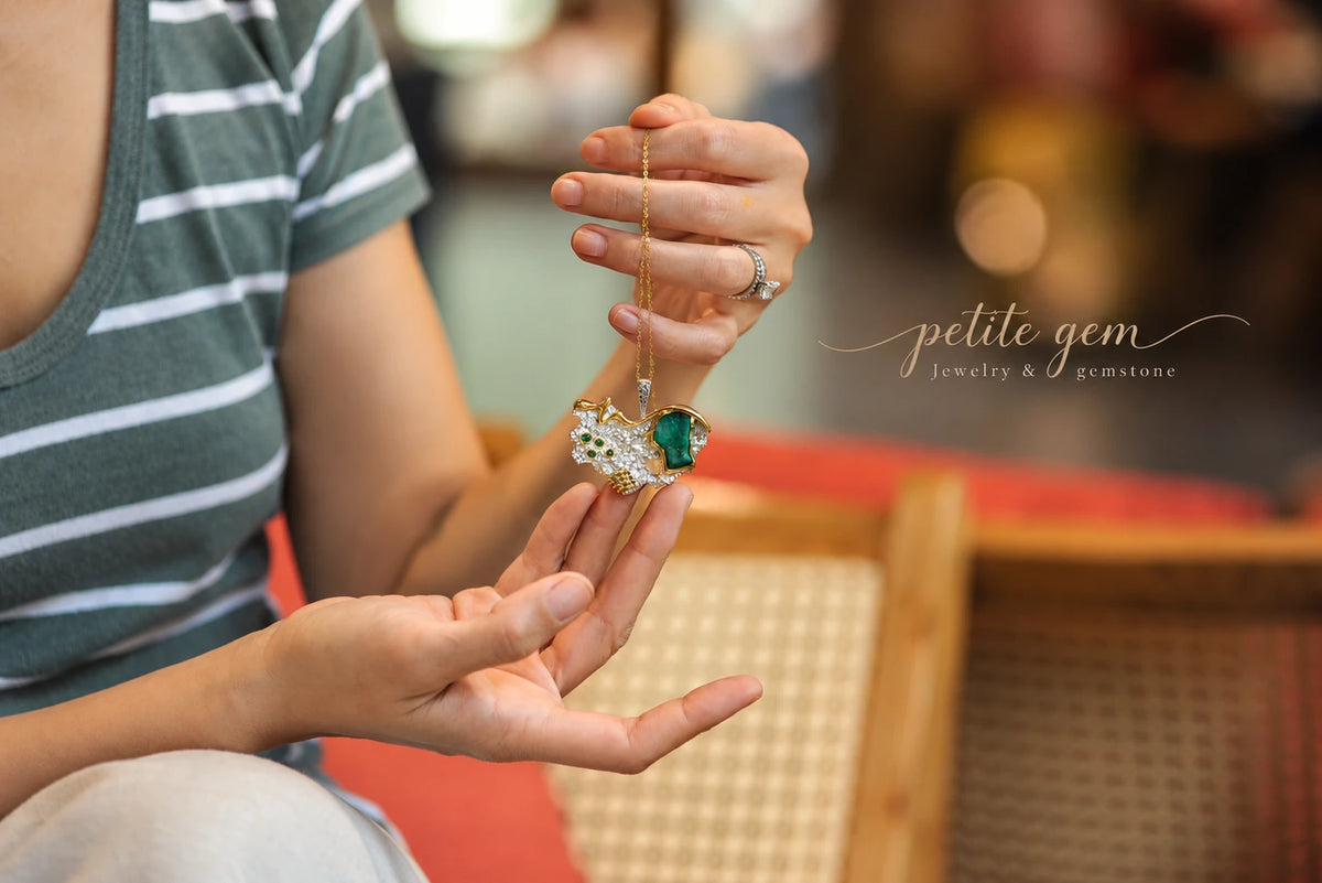 Auris – Dây chuyền emerald thô