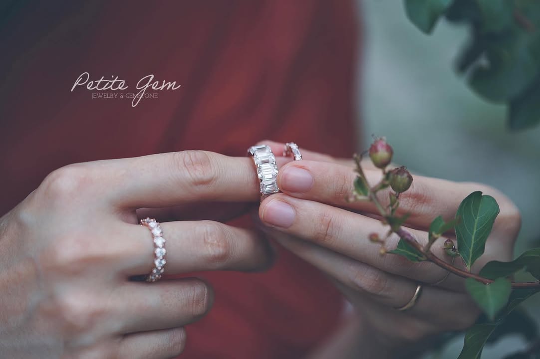 Khói – bộ trang sức moissanite