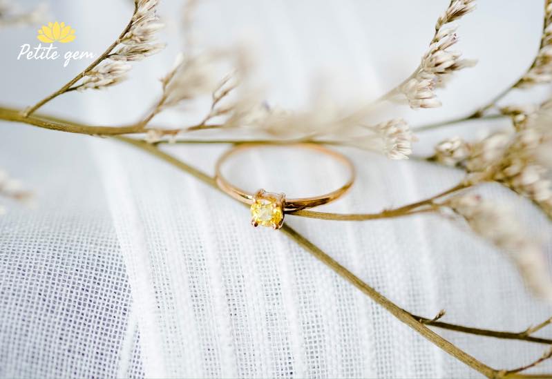 Thu Kết – Nhẫn sapphire vàng tròn 5mm