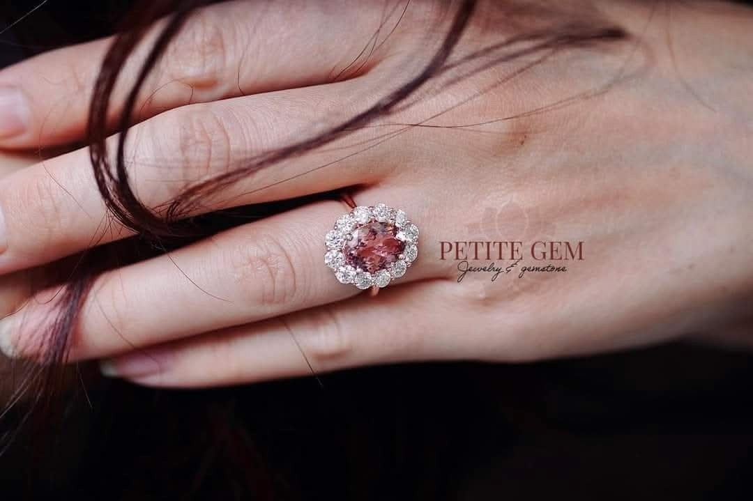 Tĩnh – Nhẫn tourmaline hồng oval