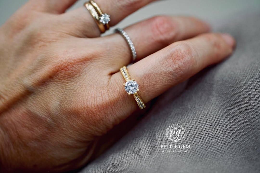Neris – nhẫn moissanite 6mm chấu cách điệu