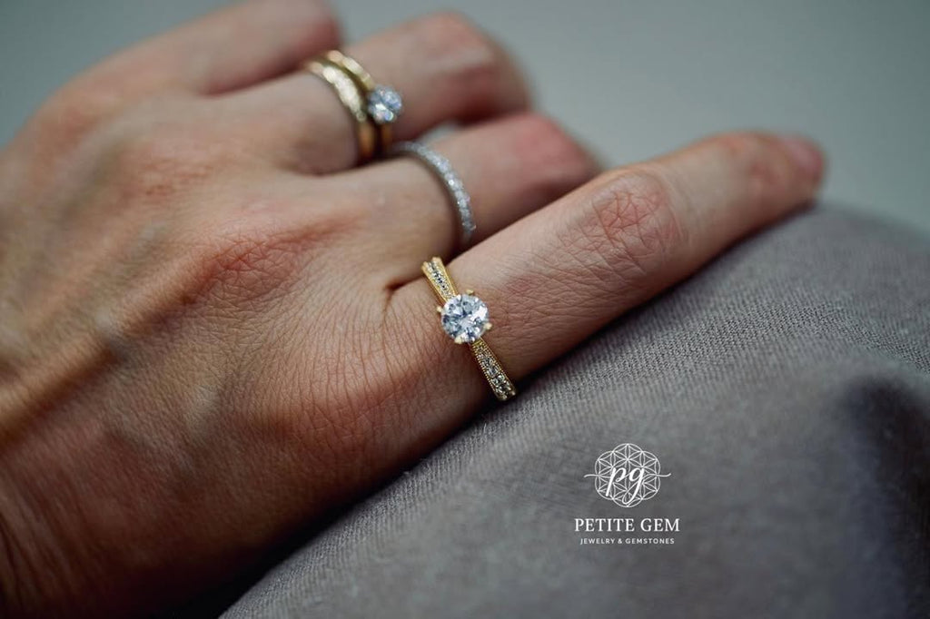 Neris – nhẫn moissanite 6mm chấu cách điệu