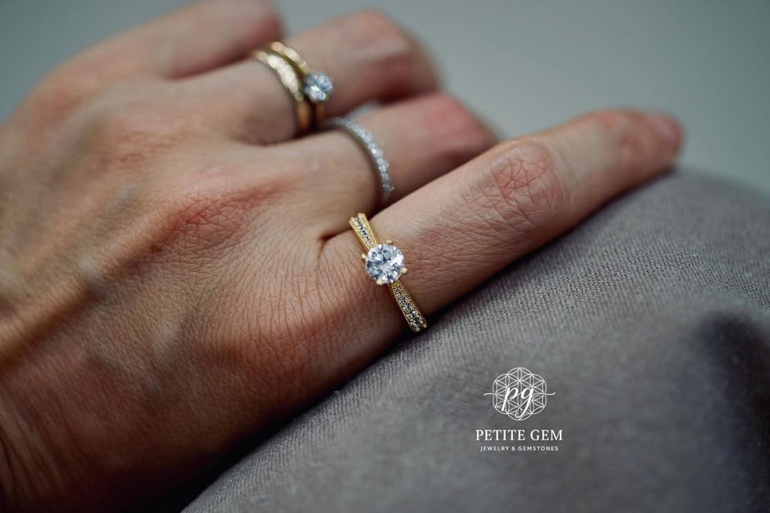 Neris – nhẫn moissanite 6mm chấu cách điệu
