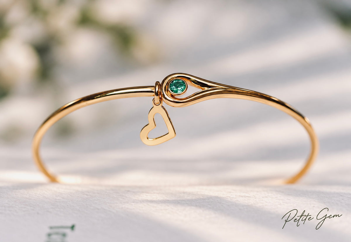 Vòng tay emerald charm tim