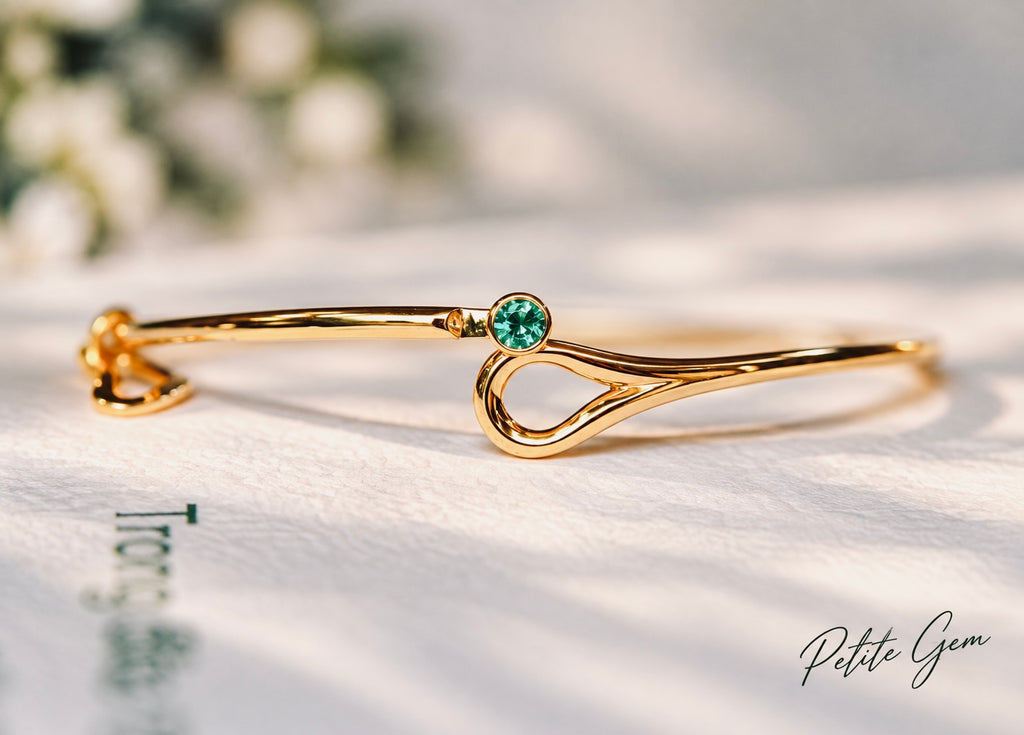 Vòng tay emerald charm tim