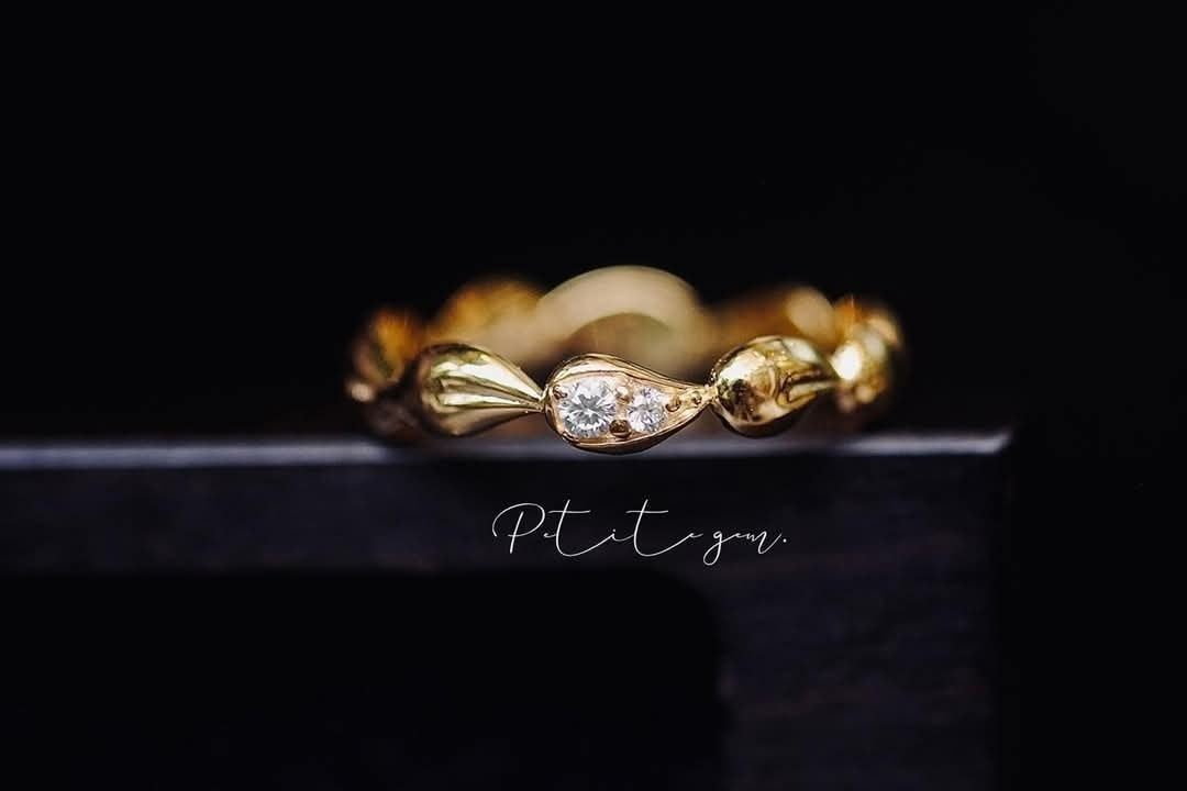 Giọt – Nhẫn giọt ánh vàng