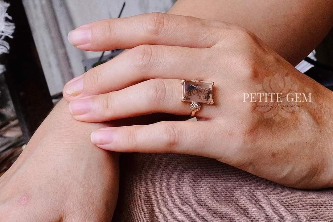 Montana – nhẫn mặt chữ nhật vân tự nhiên