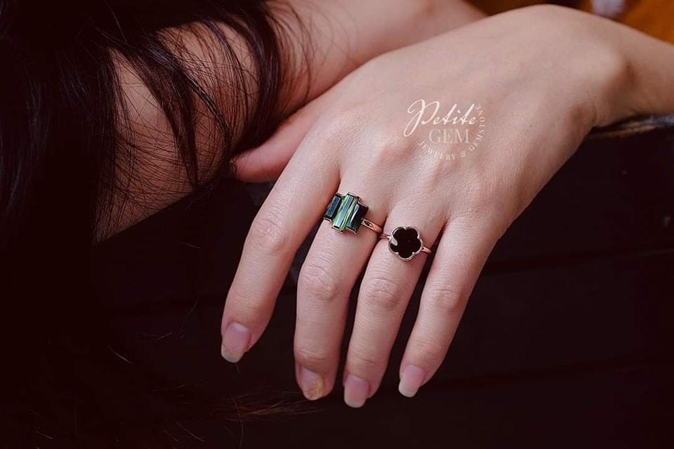 Nhẫn tectit đính moissanite