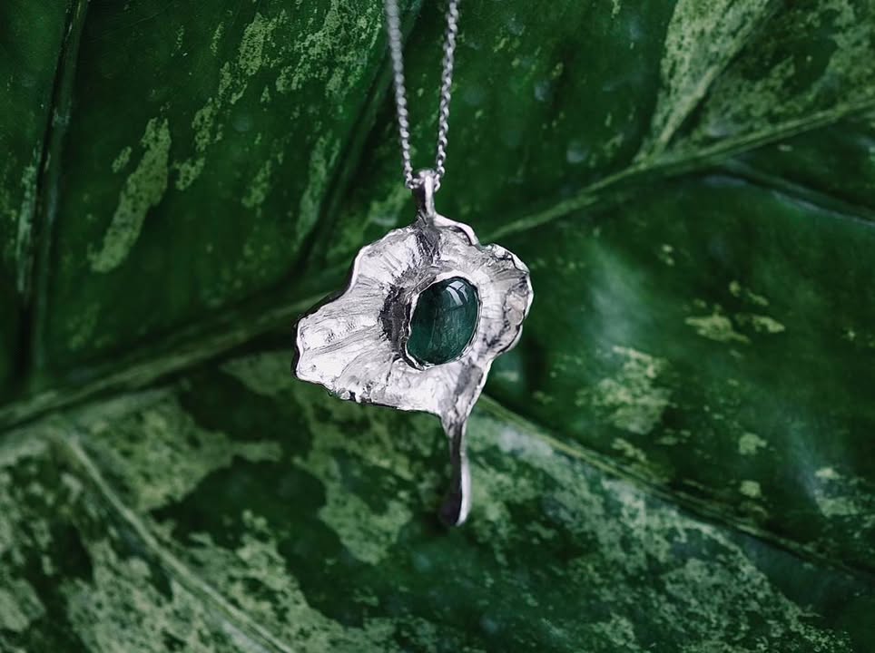 Nhiên – lá sen emerald · Dây chuyền