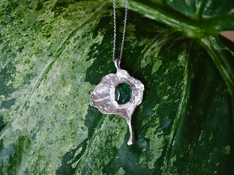 Nhiên – lá sen emerald · Dây chuyền